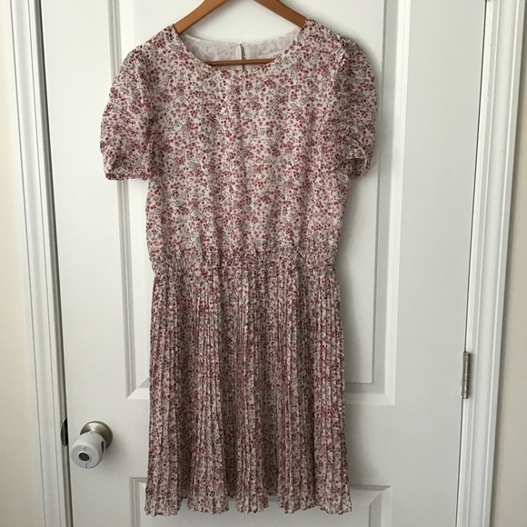 Ruched sleeve, pink and white floral print LOFT dress with pleated skirt - Picture 5 of 10